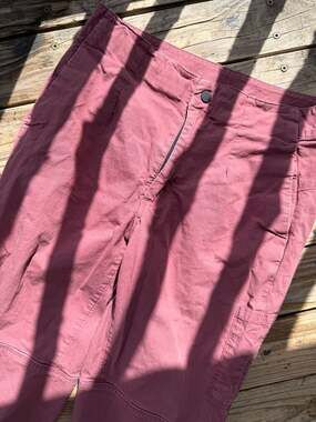 The North Face Women's Motion Pants Size 8 Mauve Articulated Knee Cargo